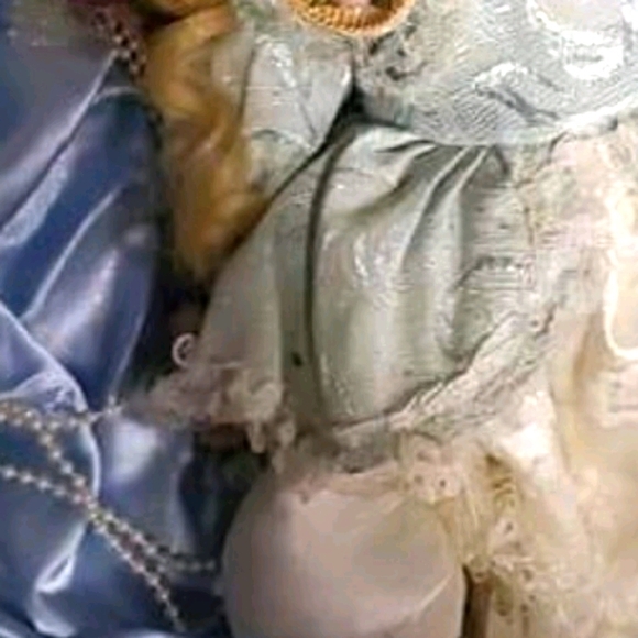 6 gorgeous porcelin dolls - Picture 6 of 7